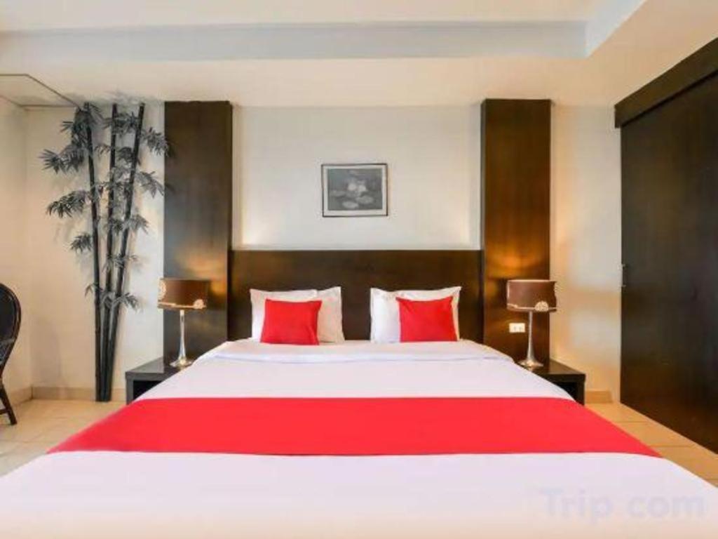 Hotel M Place 2*